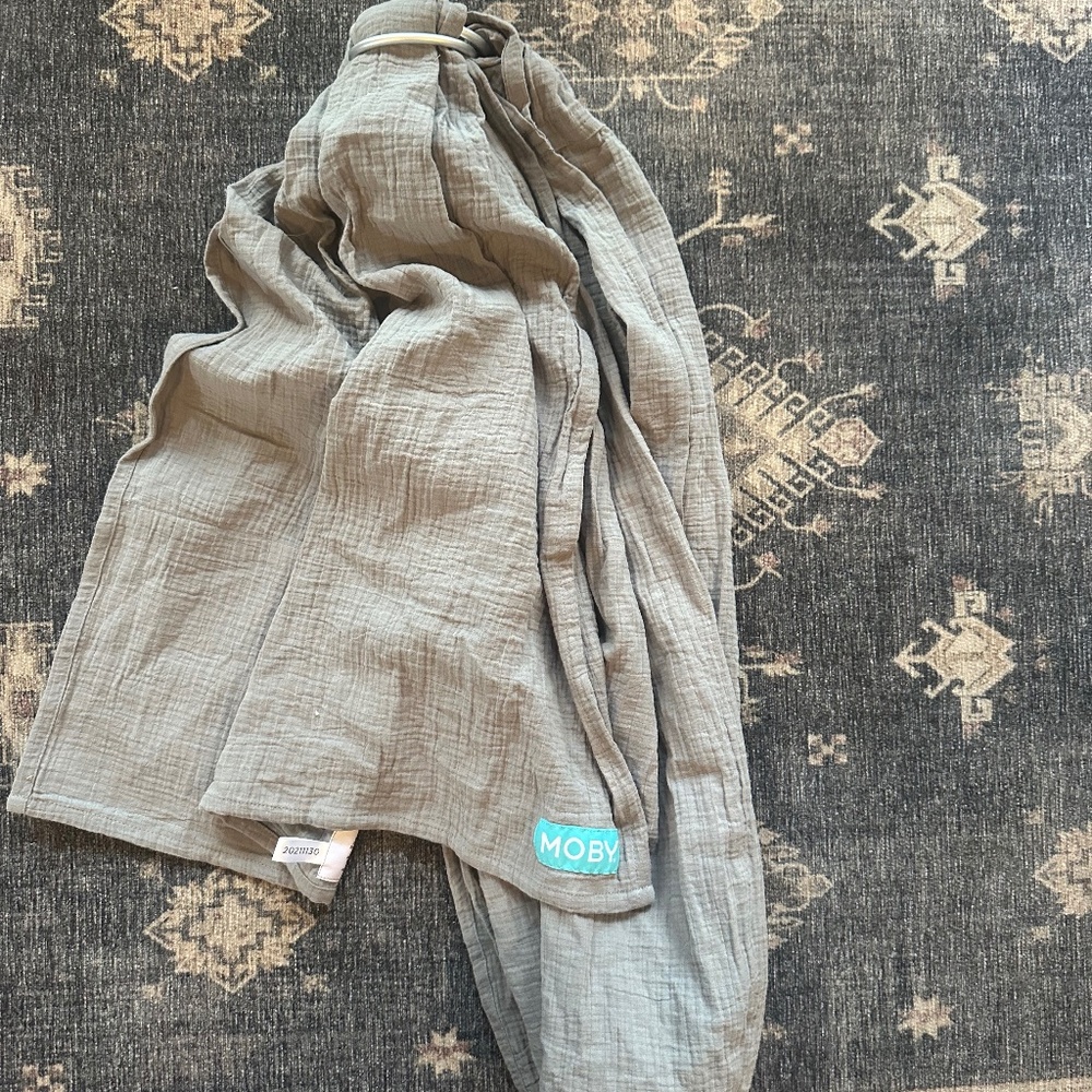 Grey moby ring sling